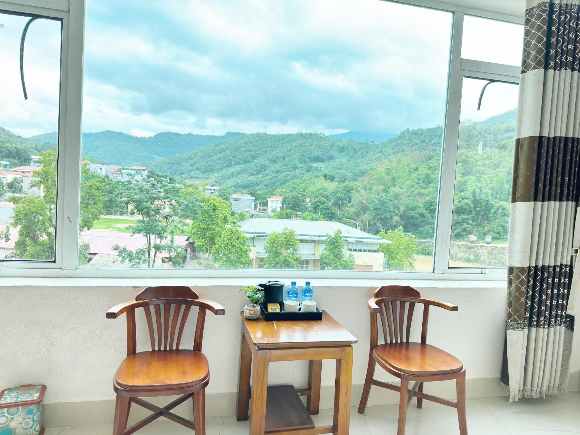 Quy Anh Hotel Bao Lac Town Extérieur photo
