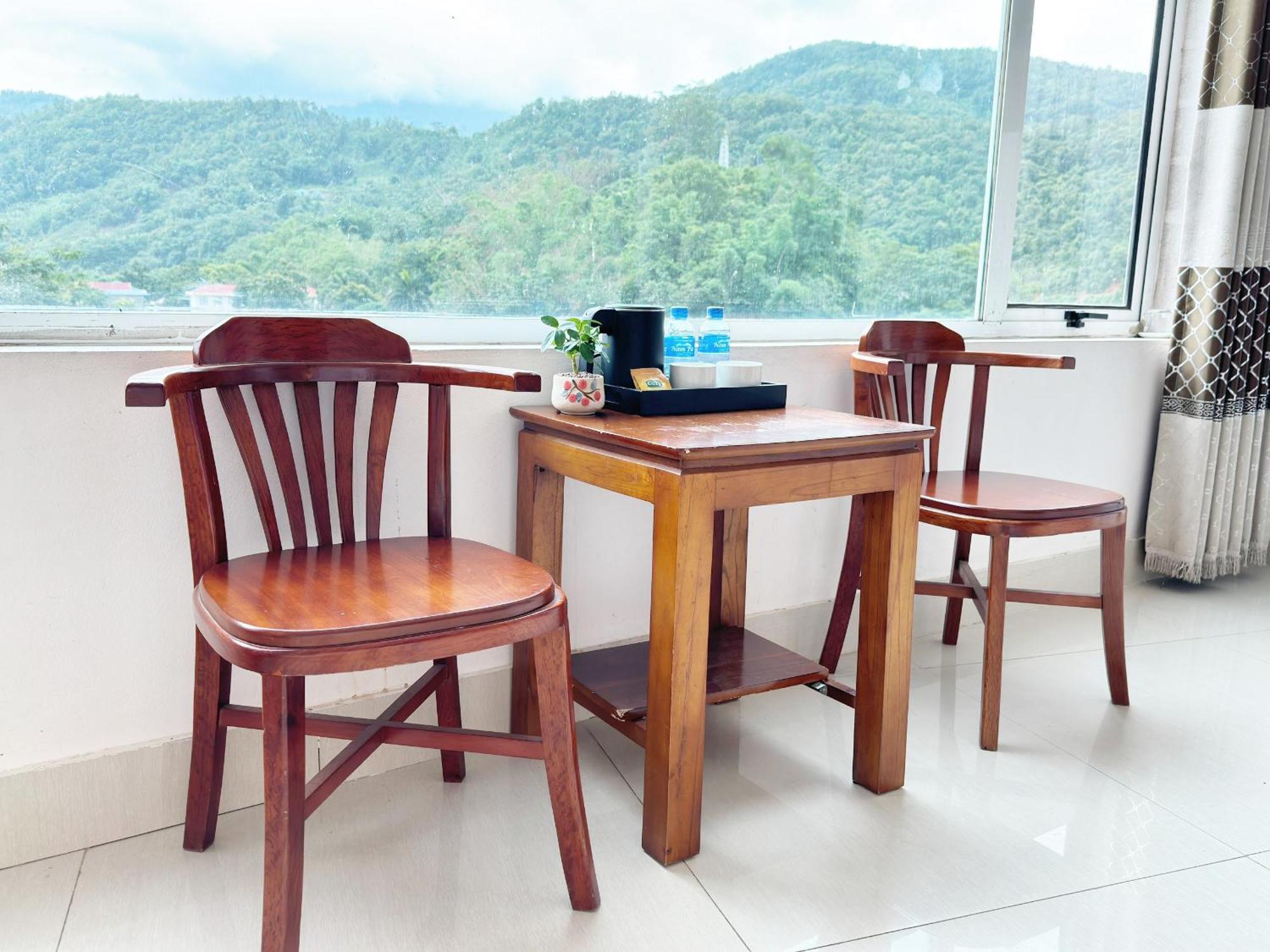Quy Anh Hotel Bao Lac Town Extérieur photo
