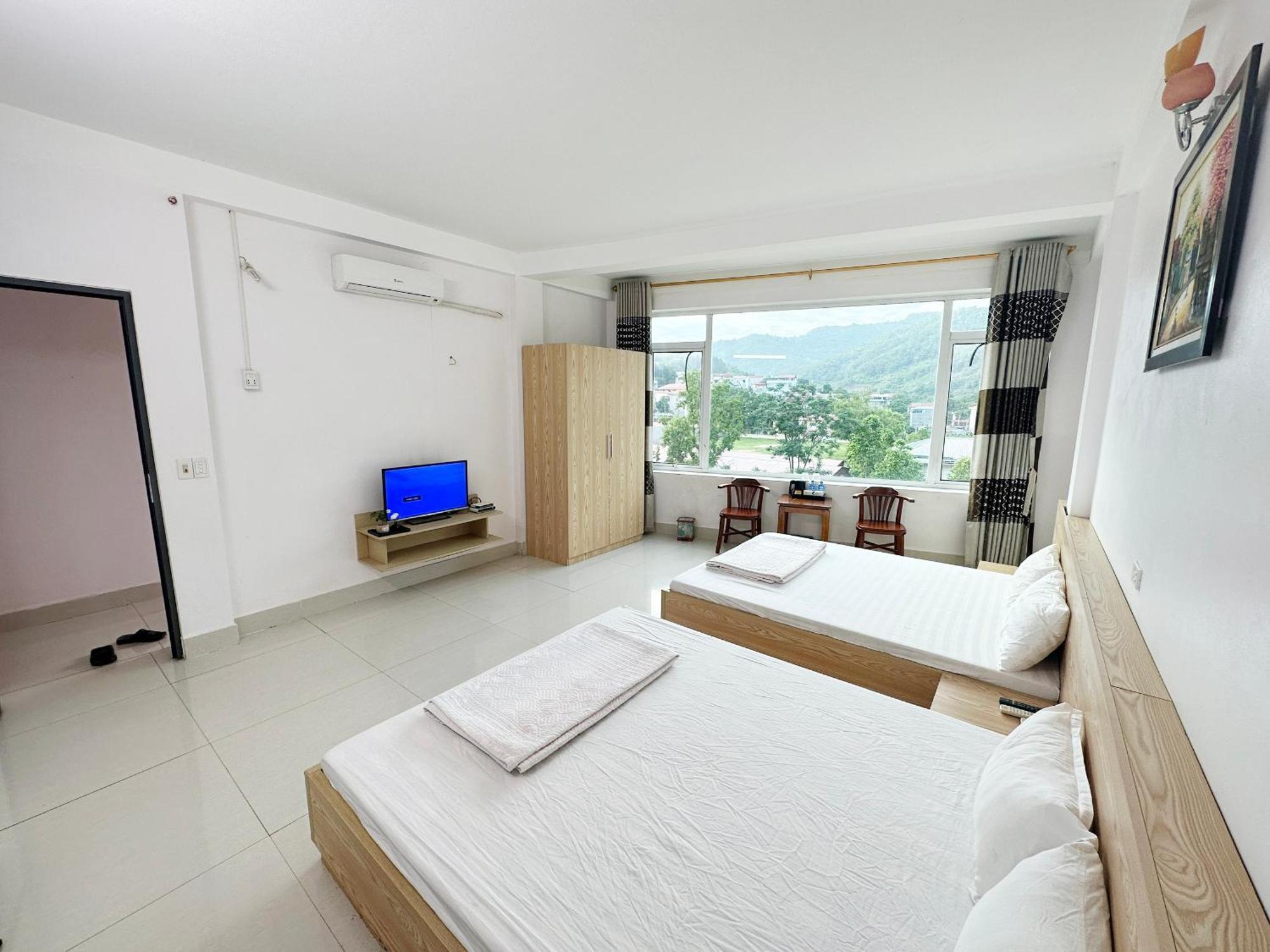 Quy Anh Hotel Bao Lac Town Extérieur photo