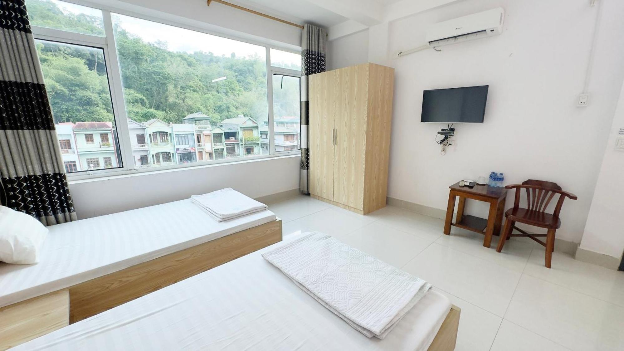 Quy Anh Hotel Bao Lac Town Extérieur photo