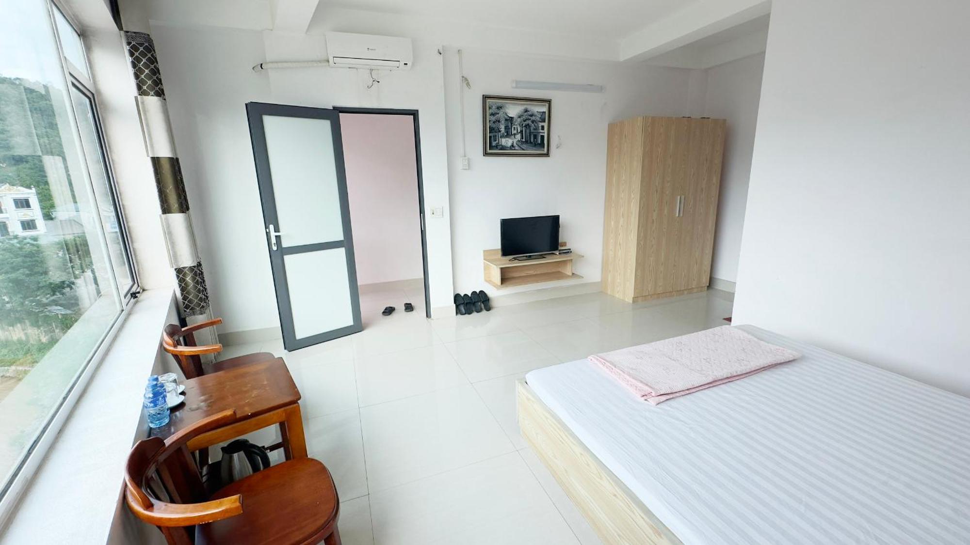 Quy Anh Hotel Bao Lac Town Extérieur photo