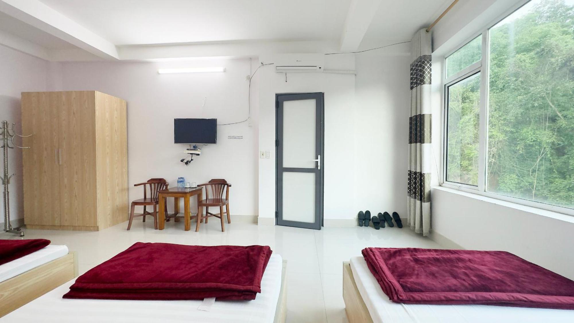 Quy Anh Hotel Bao Lac Town Extérieur photo