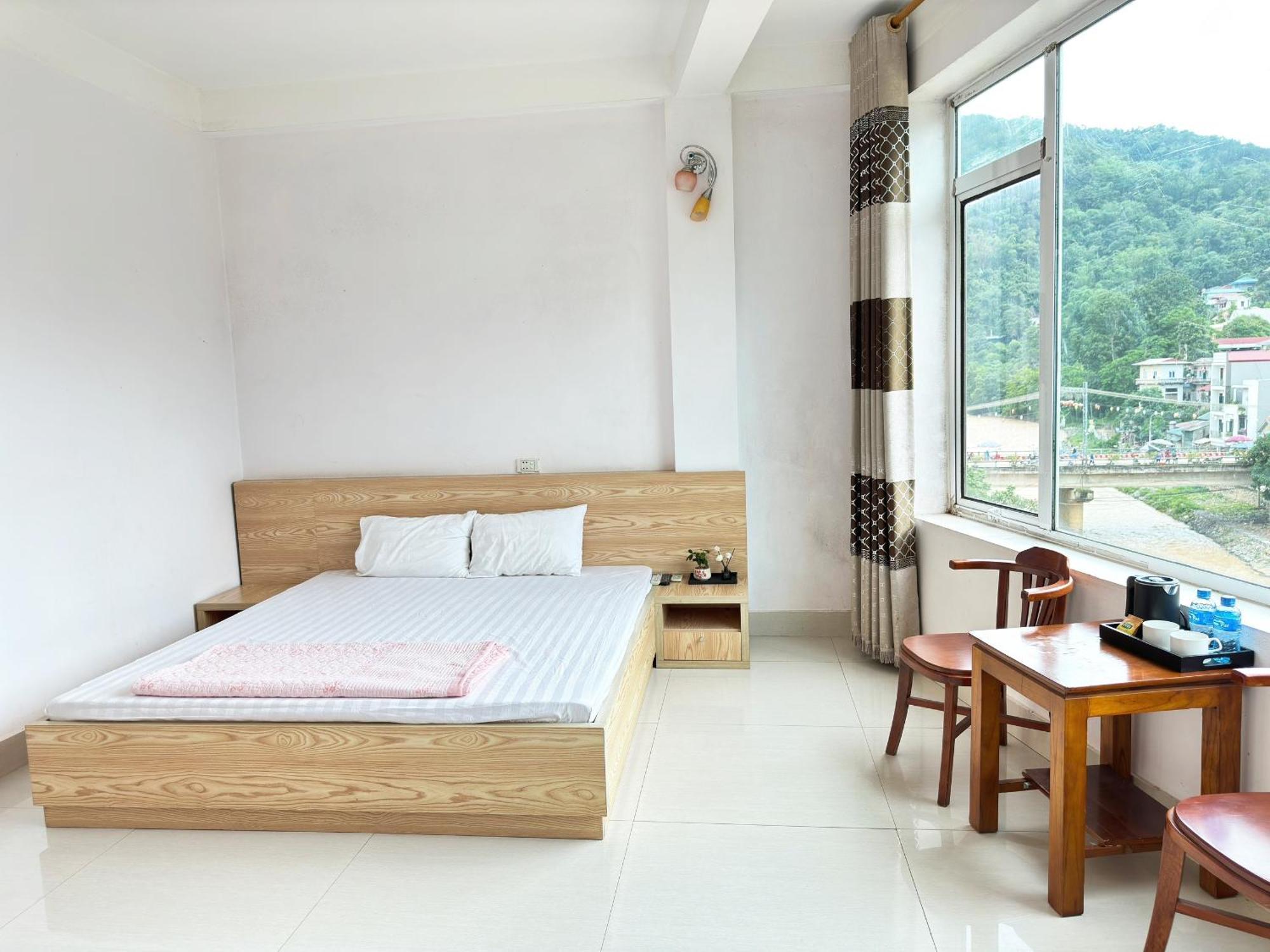 Quy Anh Hotel Bao Lac Town Extérieur photo